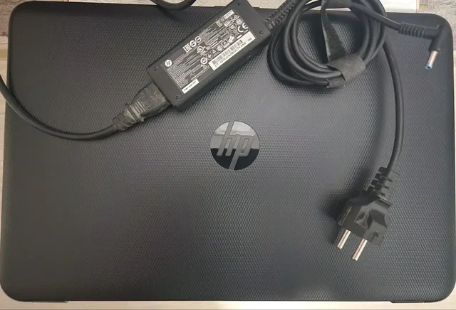 Ноутбук HP с SSD 256GB и 6GB ОЗУ - Фотоаппараты в Уфа