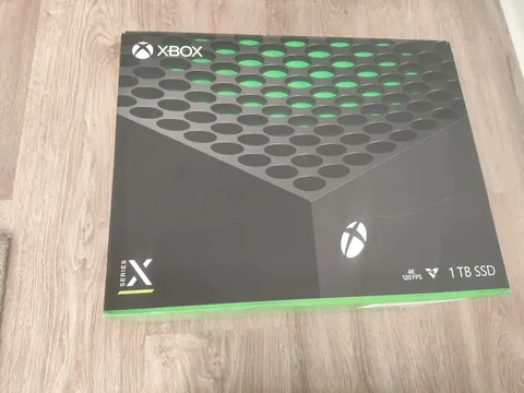 Xbox Series X с двумя оригинальными геймпадами - Гаджеты в Уфа