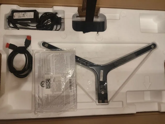 Монитор Samsung 27 дюймов, FullHD, 72 Гц - Смарт-часы и фитнес-трекеры в Уфа