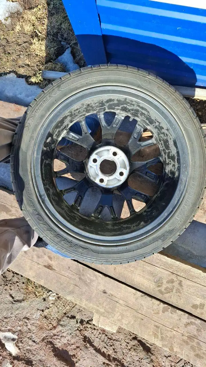 Литі диски з низькопрофільною резиною 195/45 R16 - Шини та диски (Авто) в Уфа