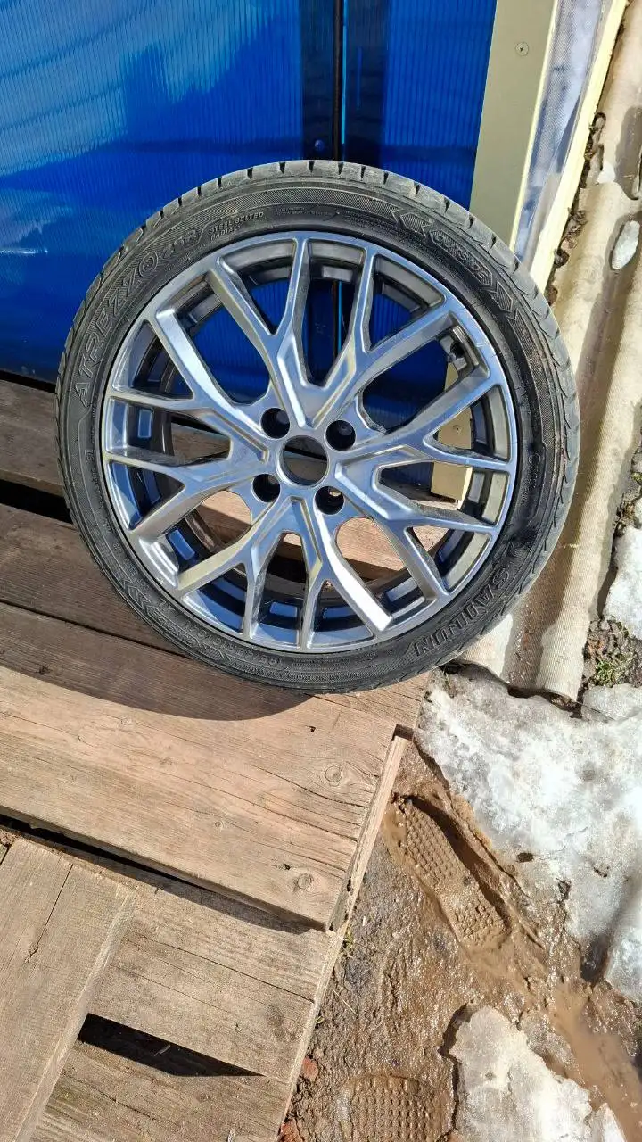 Литі диски з низькопрофільною резиною 195/45 R16 - Шини та диски (Авто) в Уфа