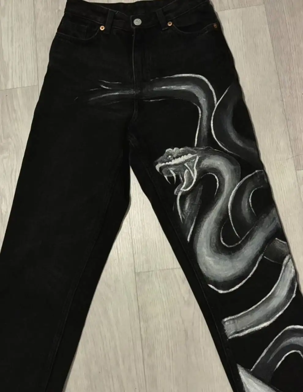 Джинсы с рисунком ручной работы - Джинсы (Одежда) в Уфа