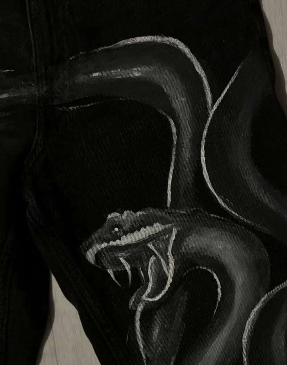 Джинсы с рисунком ручной работы - Джинсы (Одежда) в Уфа