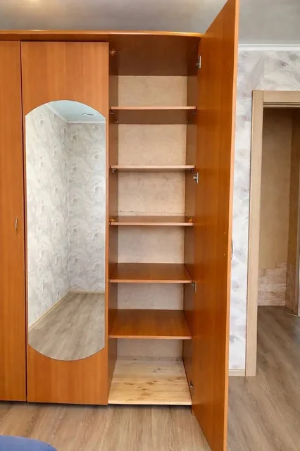 Продается вместительный коричневый шкаф - Сантехника в Уфа