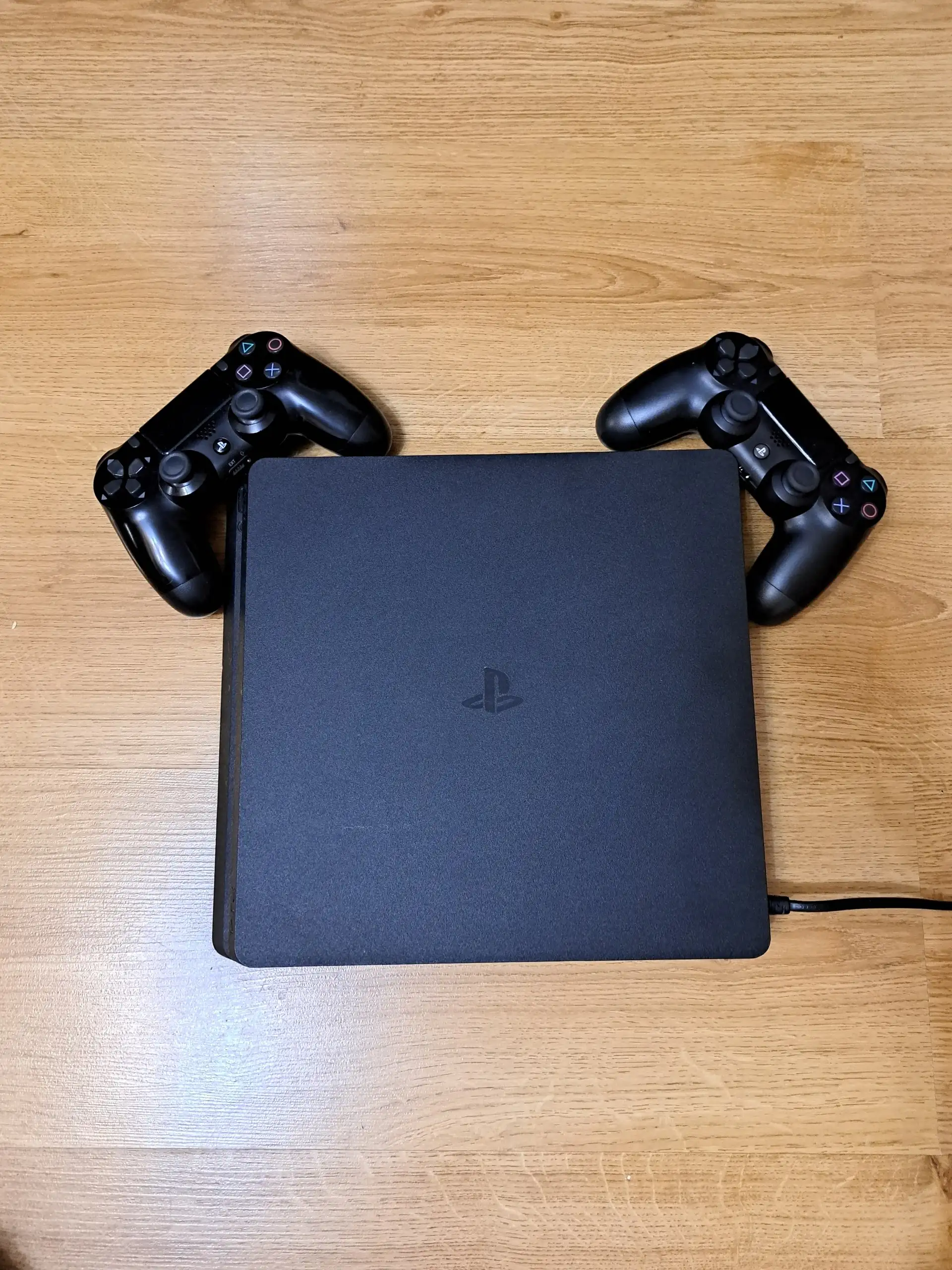 Продажа PS4 Slim 1TB - Игровые приставки (Электроника) в Уфа
