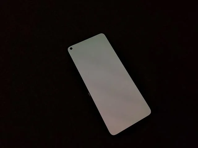 Xiaomi Mi 11 Lite 8/128 ГБ (не работает фронтальная камера, выгорание экрана) - Смартфоны в Уфа