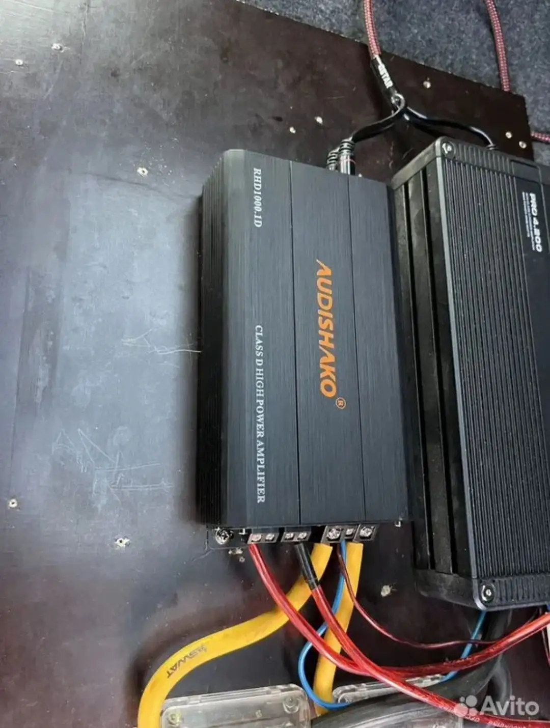 Продаю 15-дюймовый сабвуфер с коробом и монитором 1000W - Автозвук (Авто) в Уфа