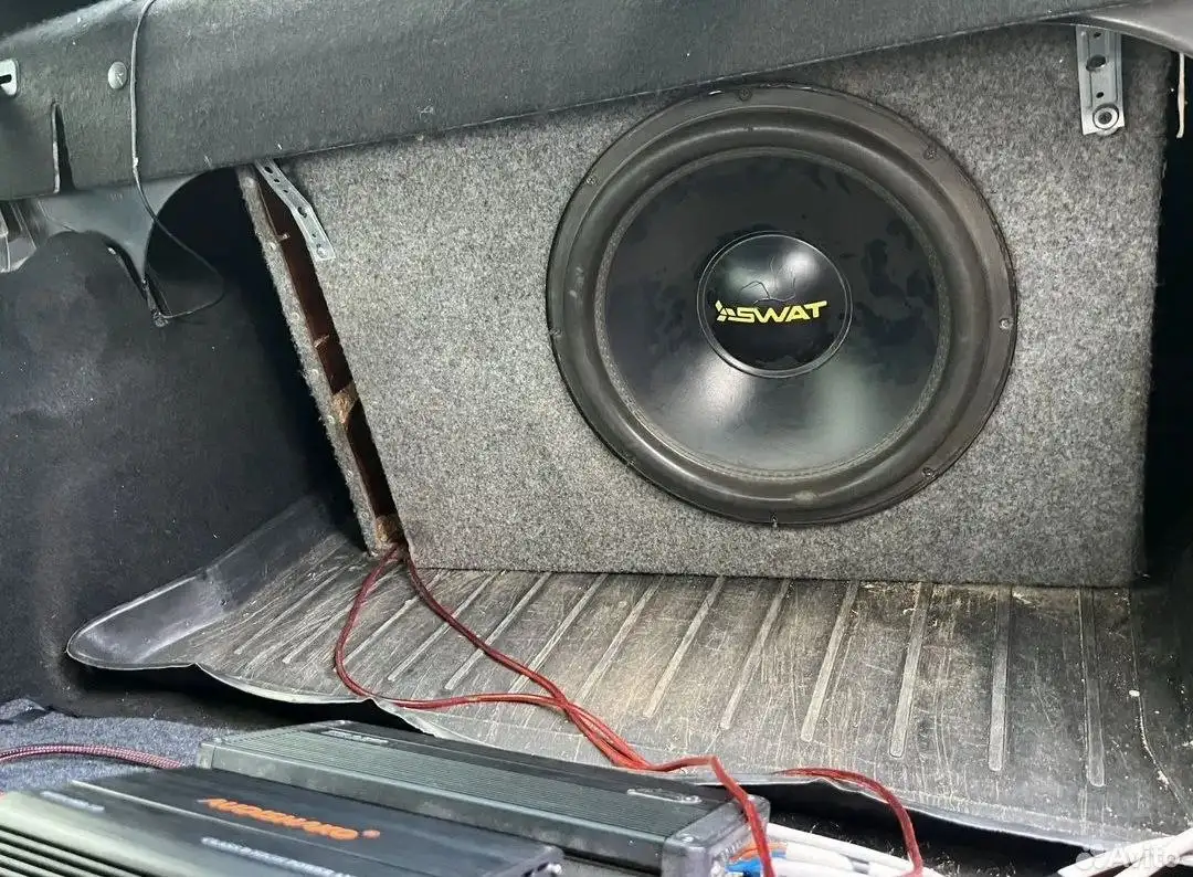 Продаю 15-дюймовый сабвуфер с коробом и монитором 1000W - Автозвук (Авто) в Уфа