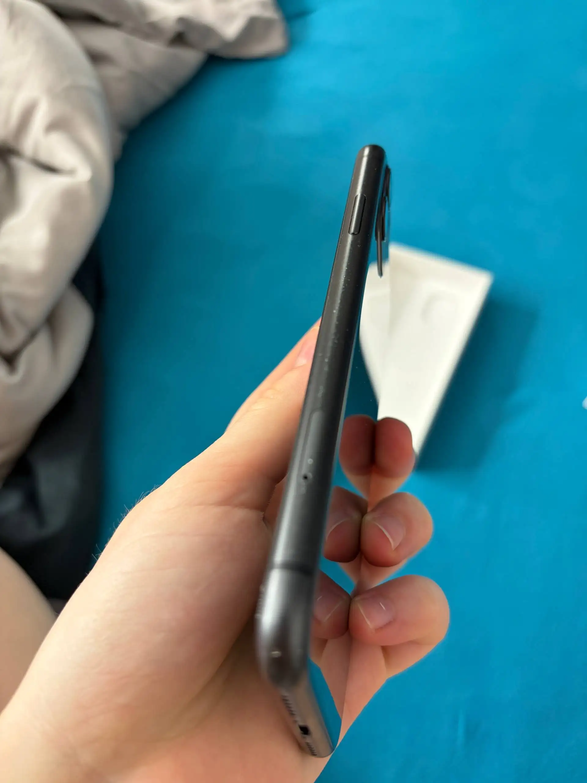 iPhone 11 64GB с царапинами - Смартфоны (Электроника) в Уфа