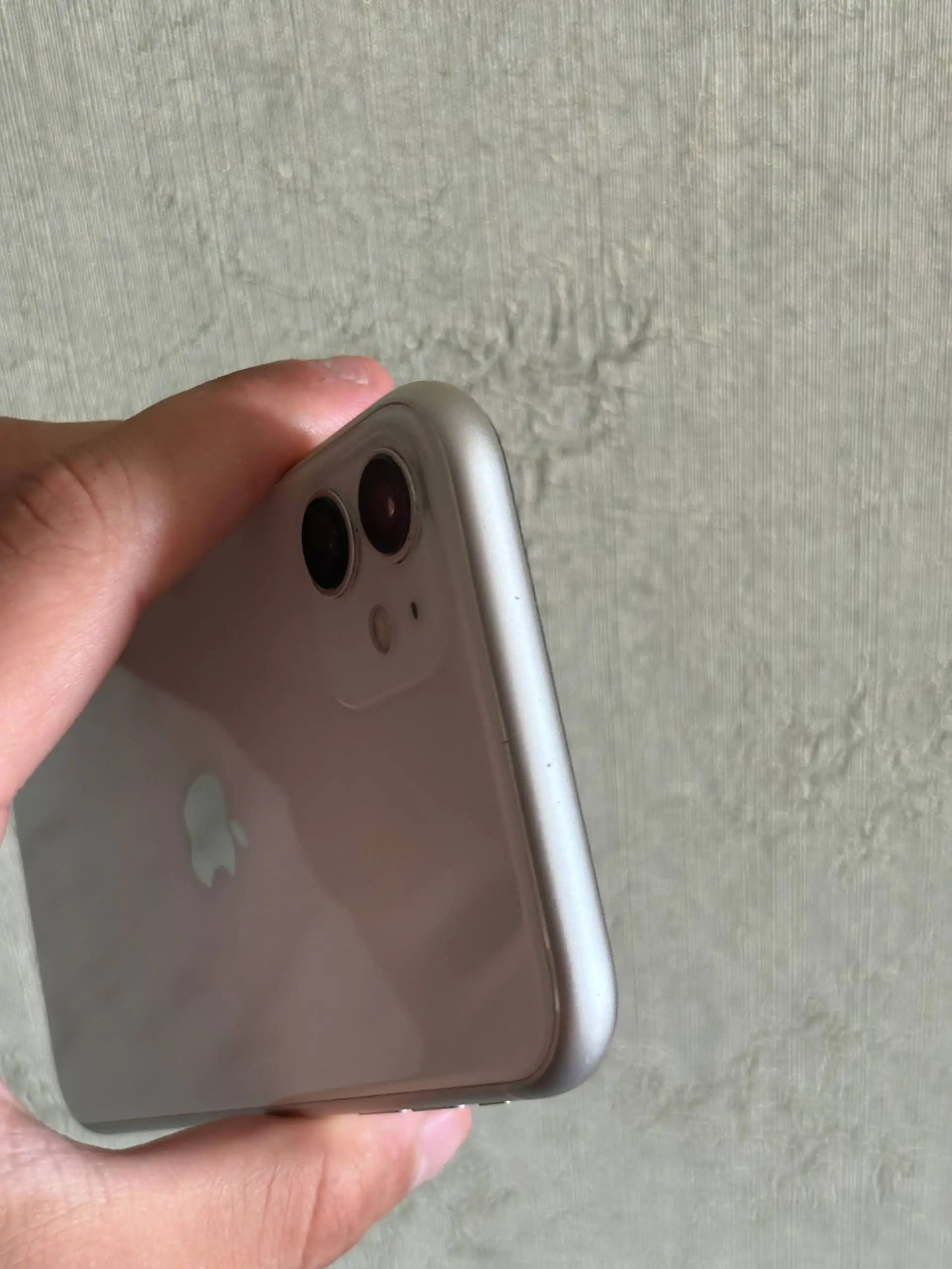Iphone 11 128GB с неисправными кнопками громкости - Смартфоны (Электроника) в Уфа