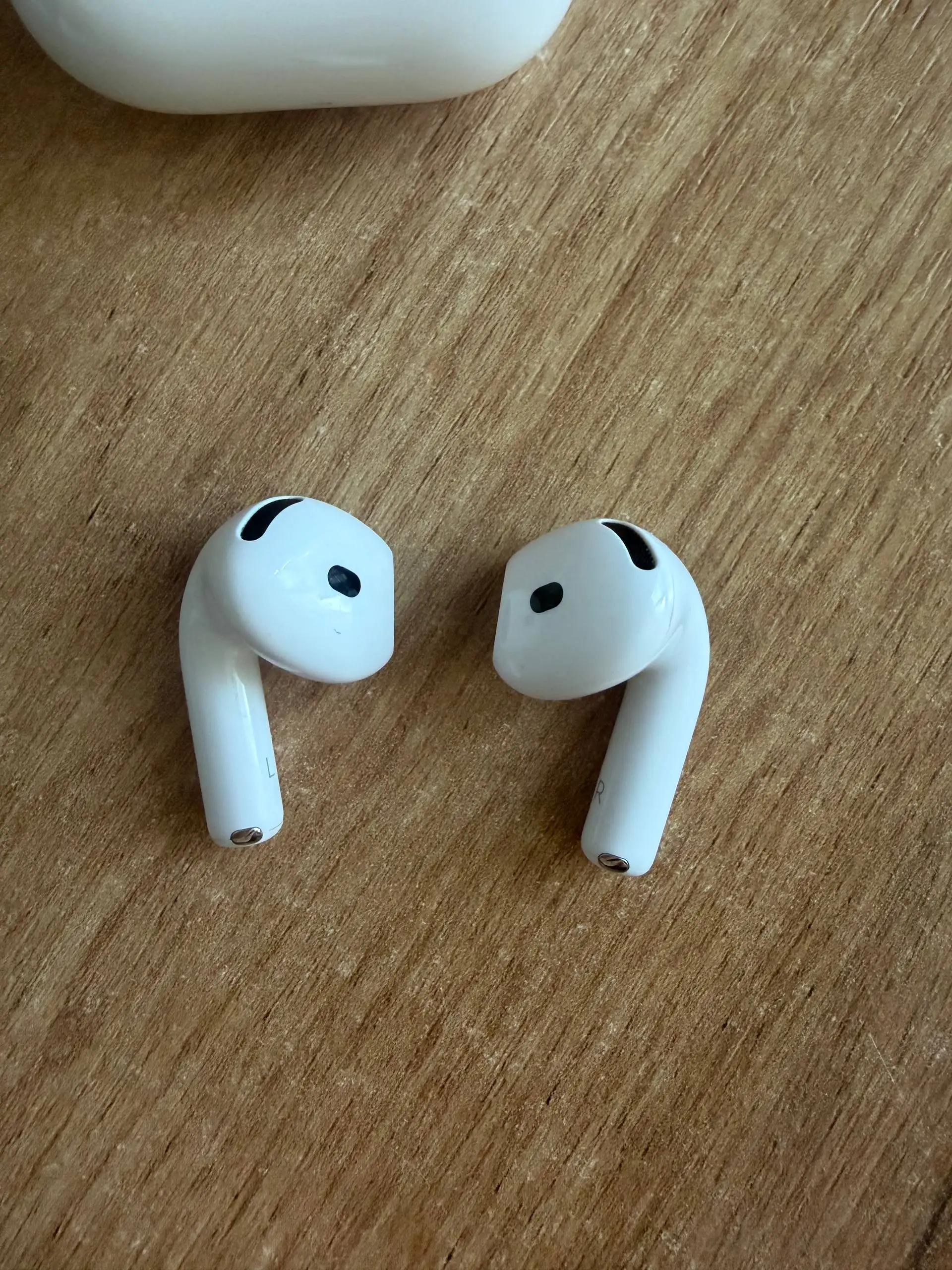 Продам оригинальные AirPods без шумоподавления - Наушники (Электроника) в Уфа