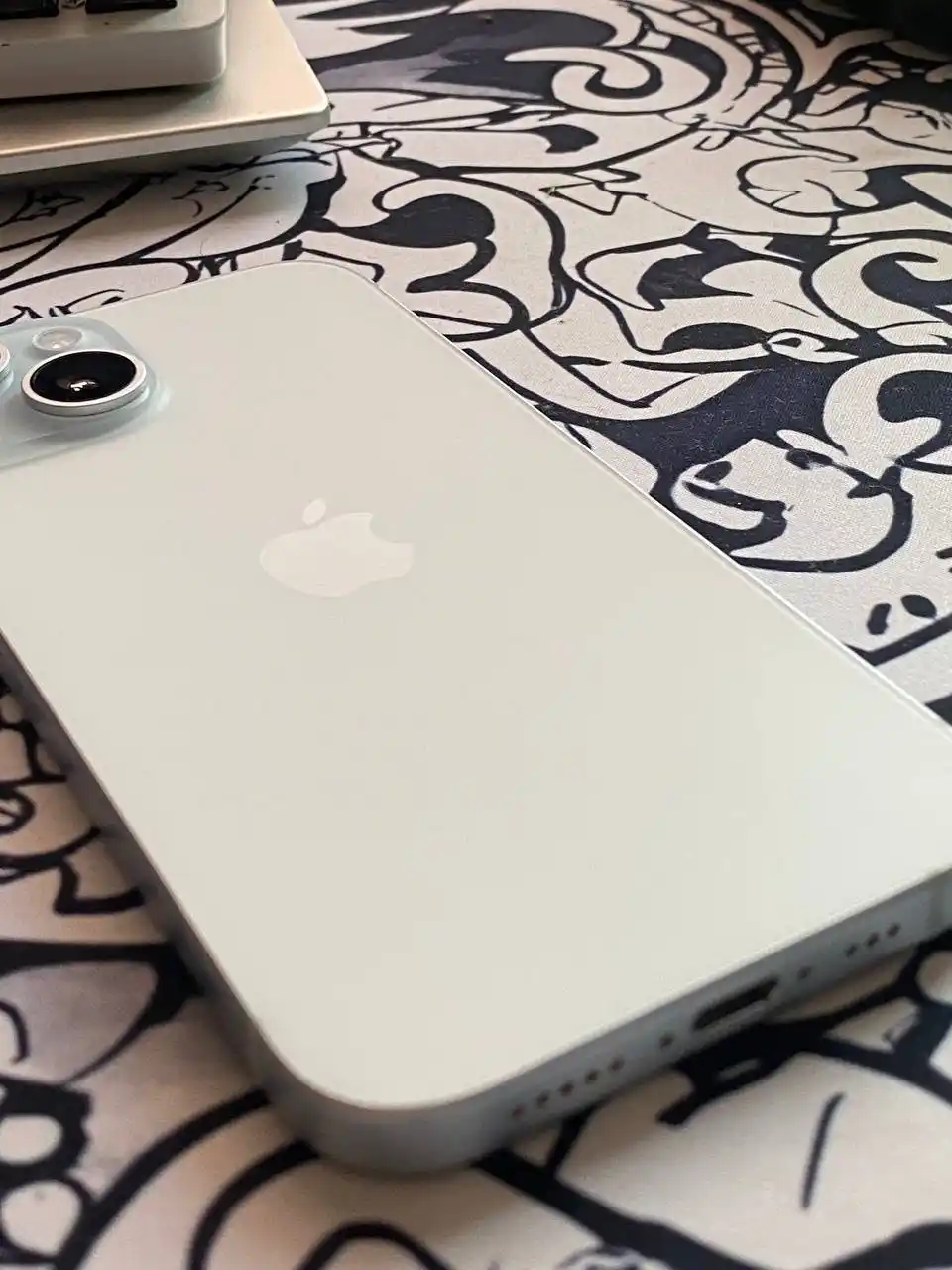 Продам айфон 15