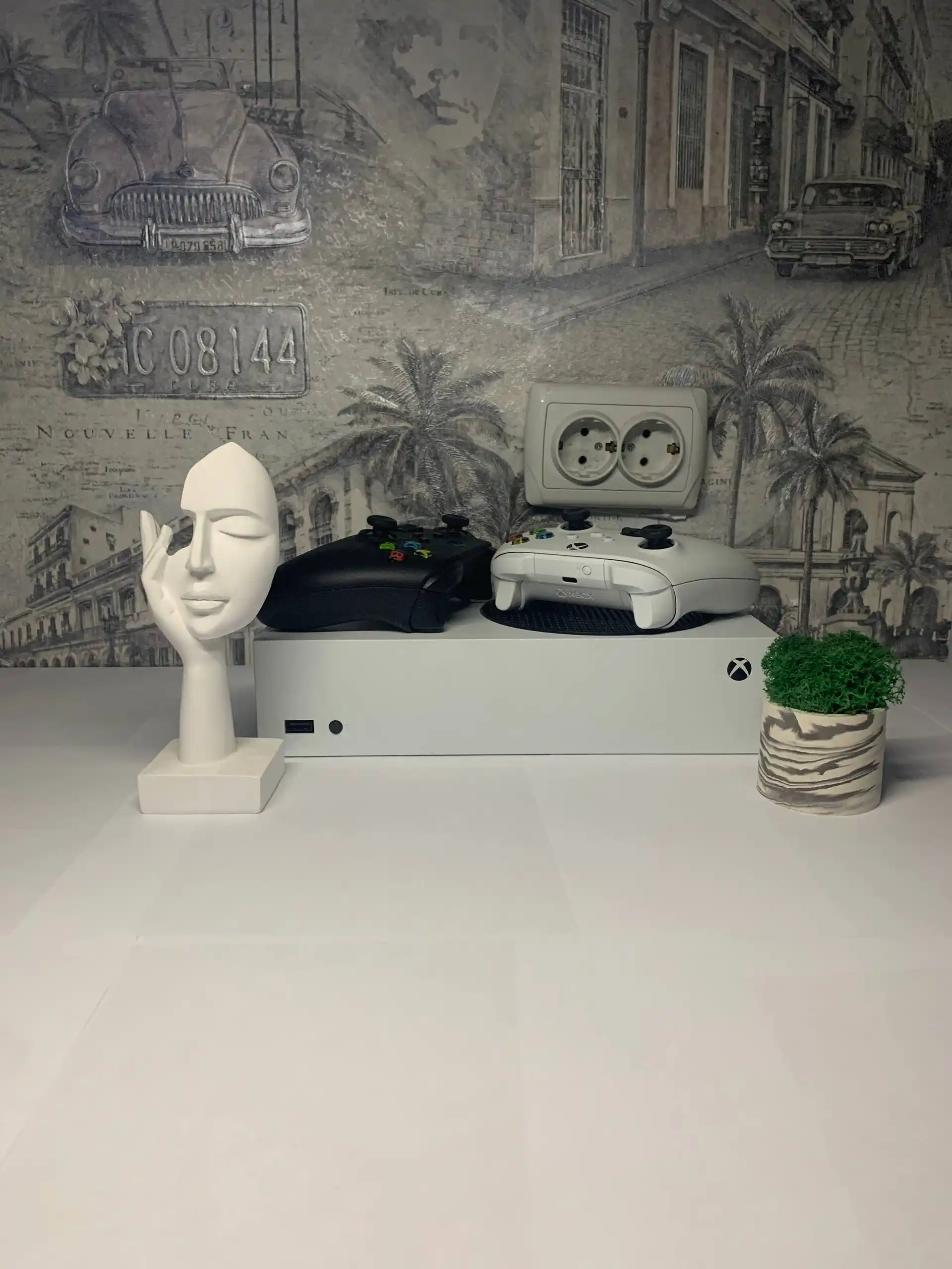 Продажа игровых приставок Xbox и PlayStation