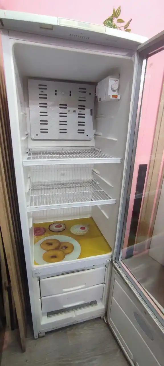 Холодильник витрина