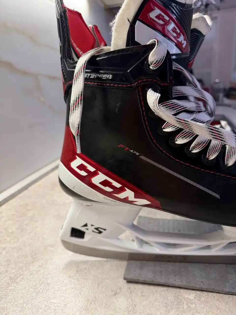 Продам коньки CCM FT475