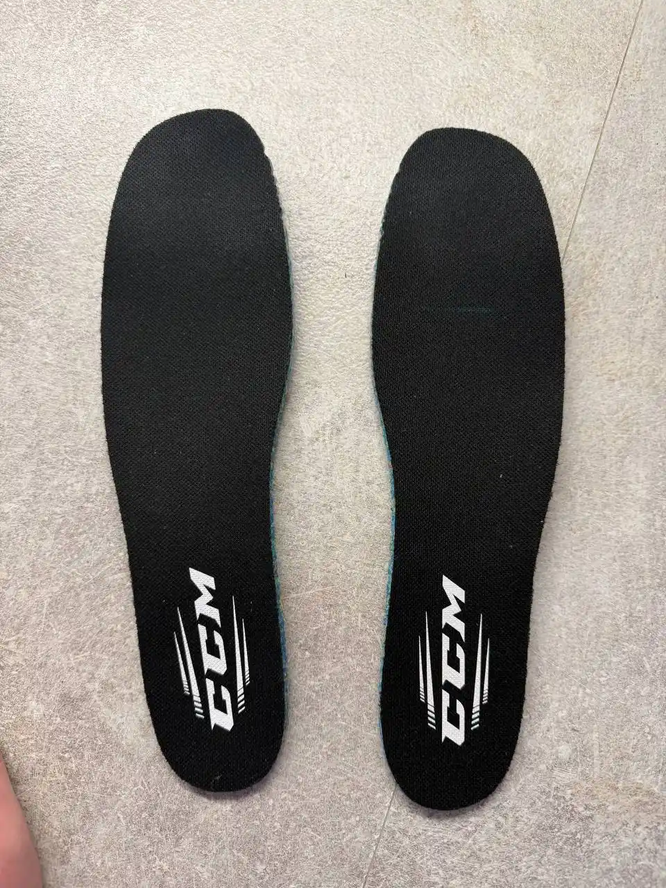 Продам коньки CCM FT475