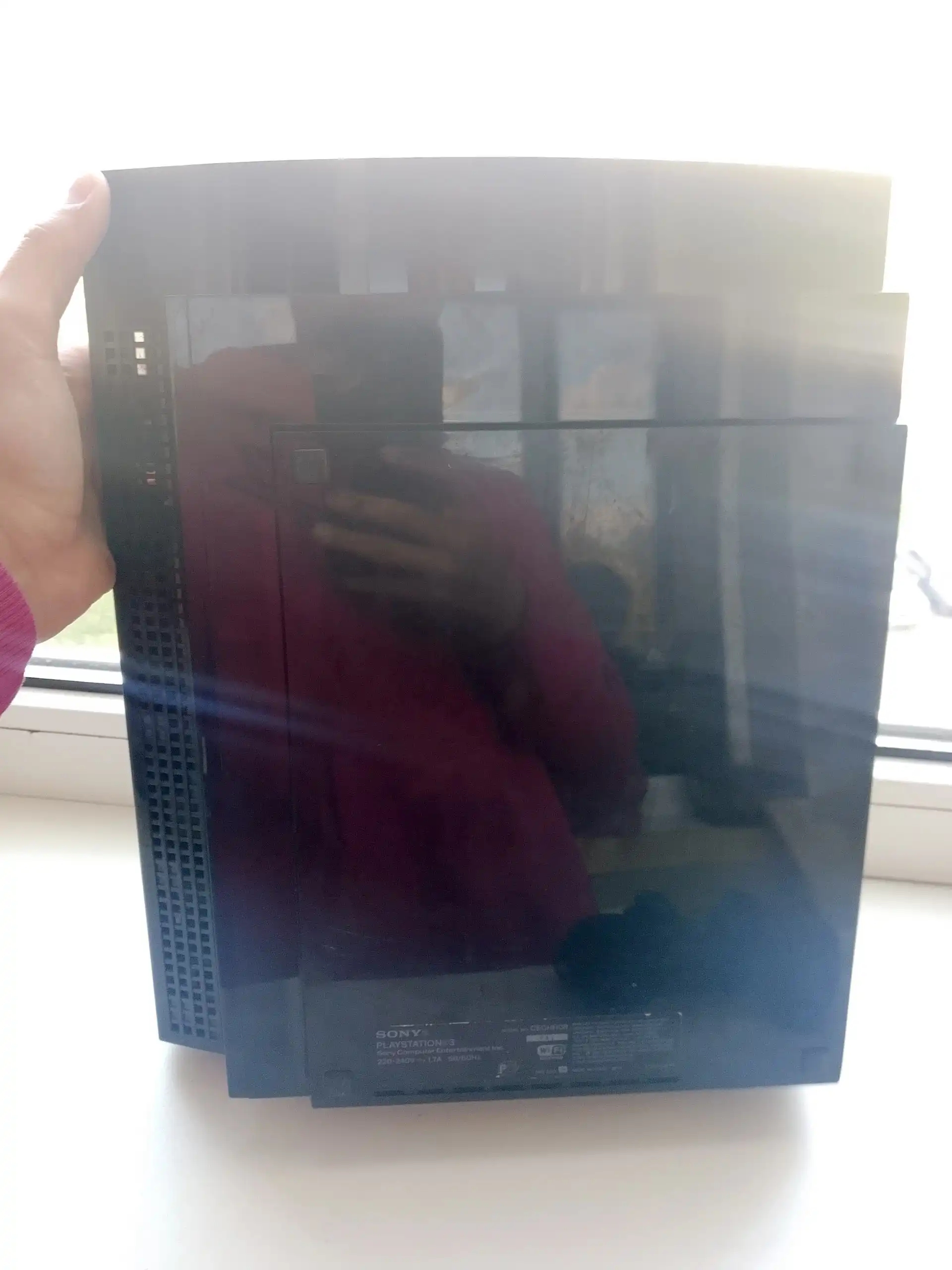 Продам телефон с небольшими царапинами