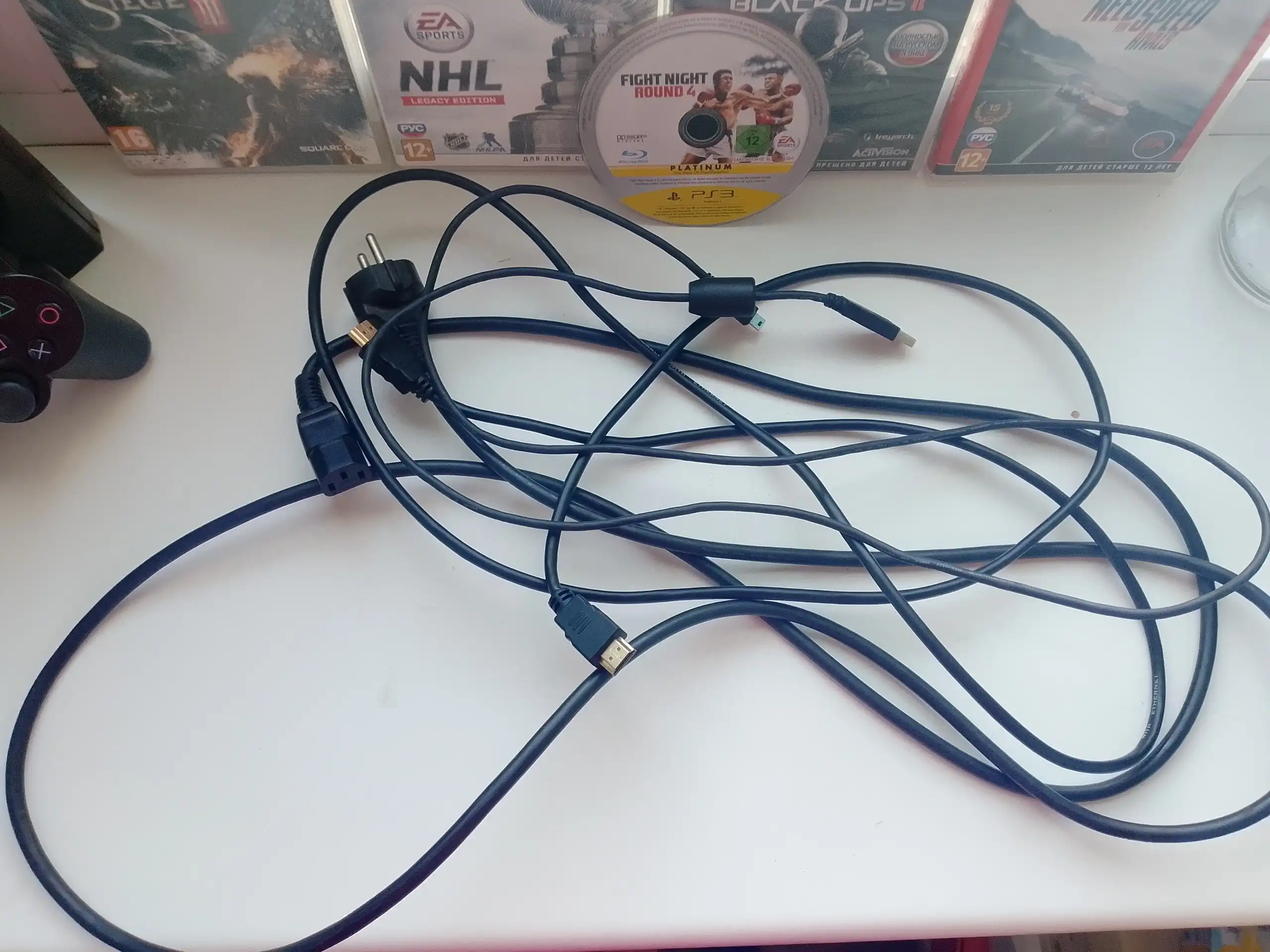 Продам телефон с небольшими царапинами