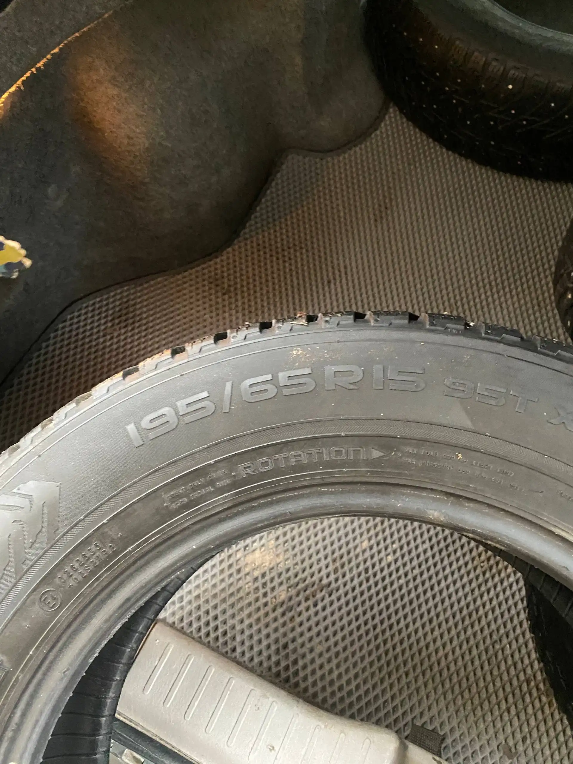 Хака 8 2000 Без ремонтов 195/65 р15