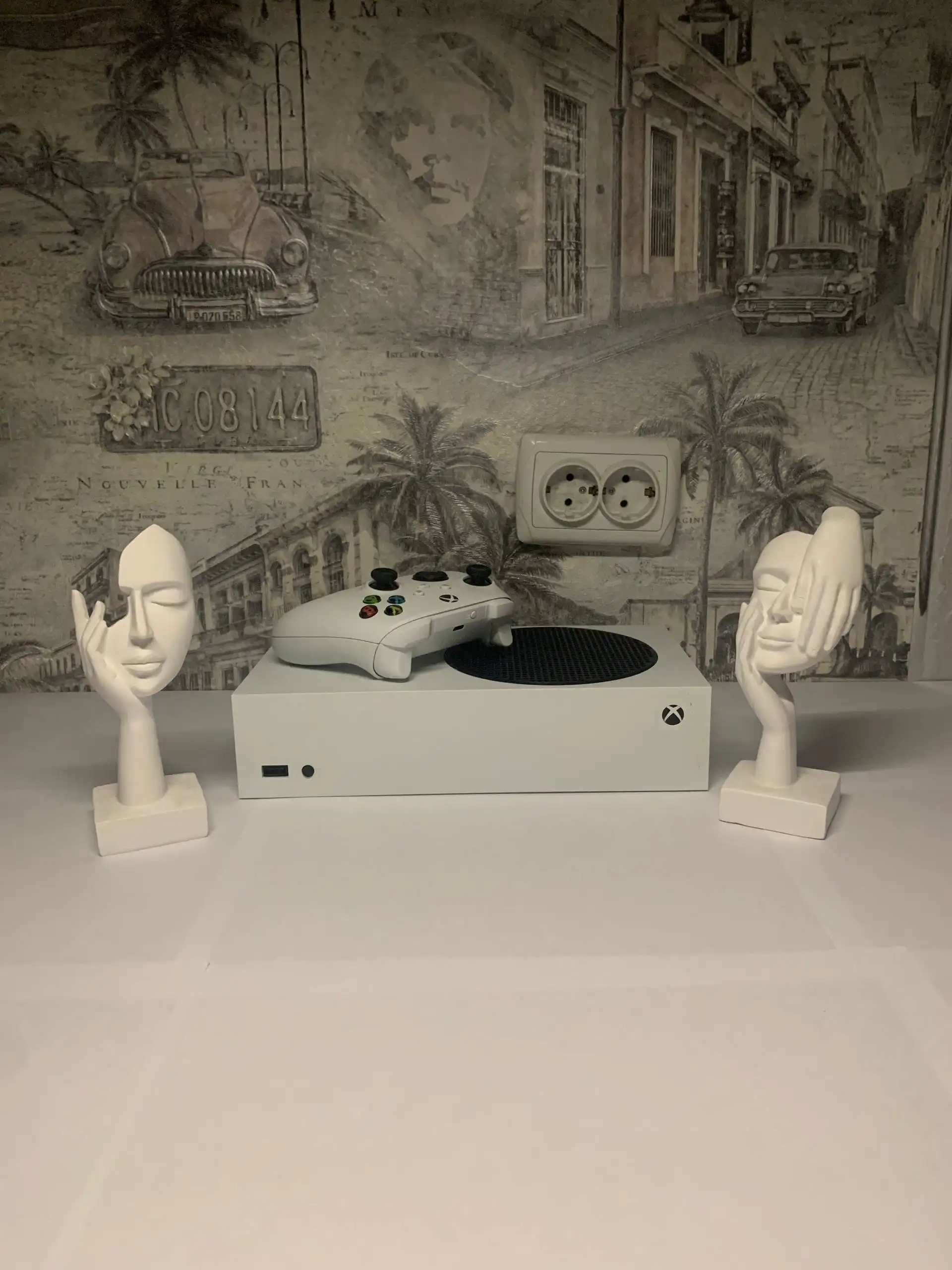 Xbox Series S 512 GB в отличном состоянии