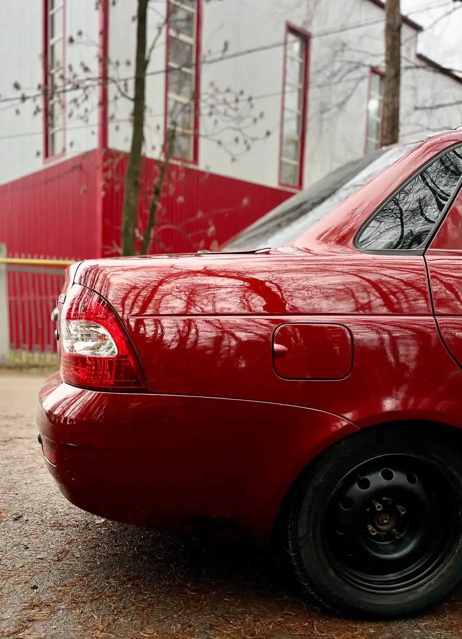 Продам Lada Priora седан 2007 года в цвете калифорнийский мак