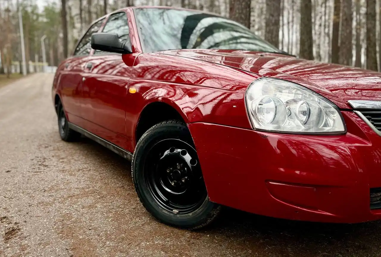 Продам Lada Priora седан 2007 года в цвете калифорнийский мак