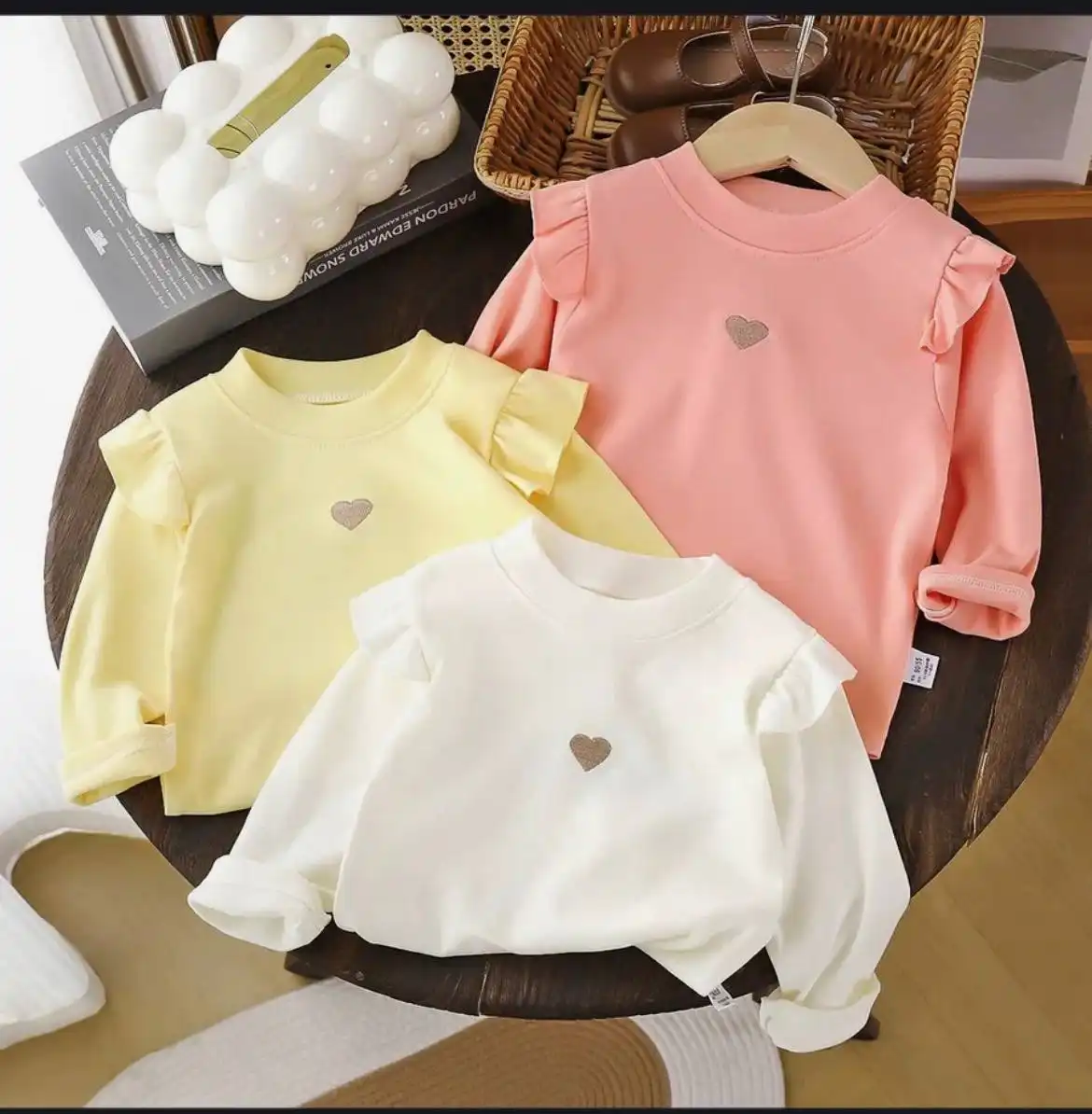 Продам 3 кофточки размер 100 новые с этикетками