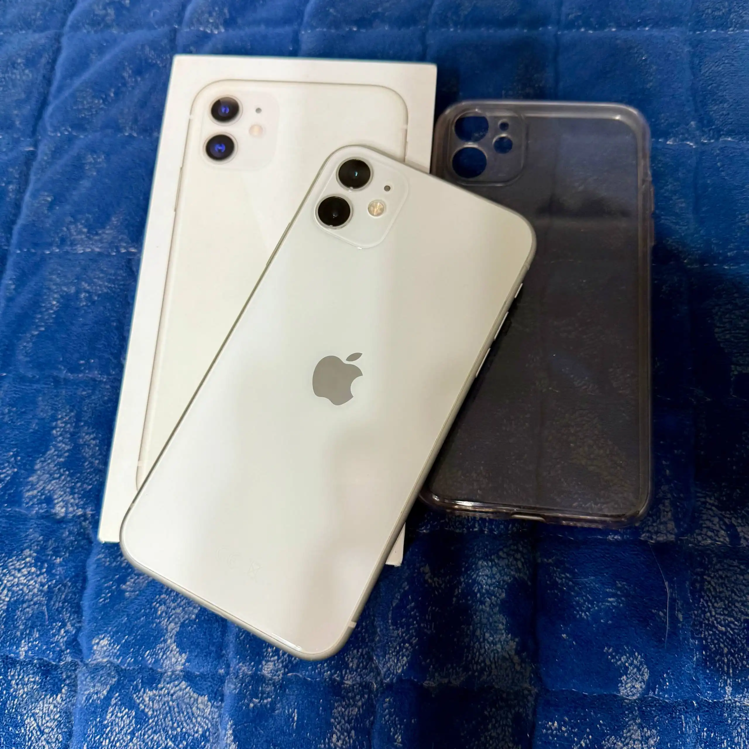 Продам iPhone 11 128гб в хорошем состоянии
