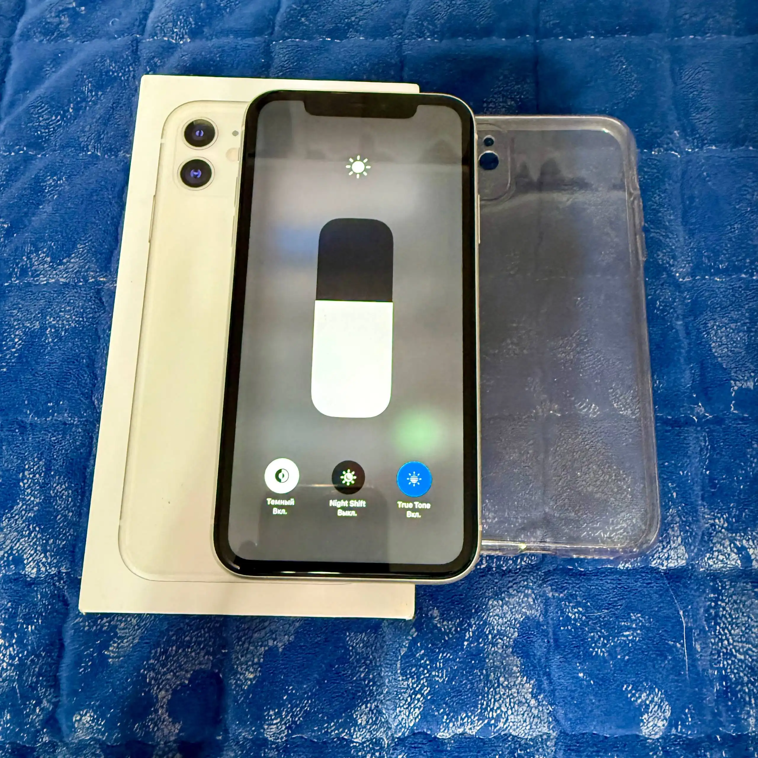 Продам iPhone 11 128гб в хорошем состоянии