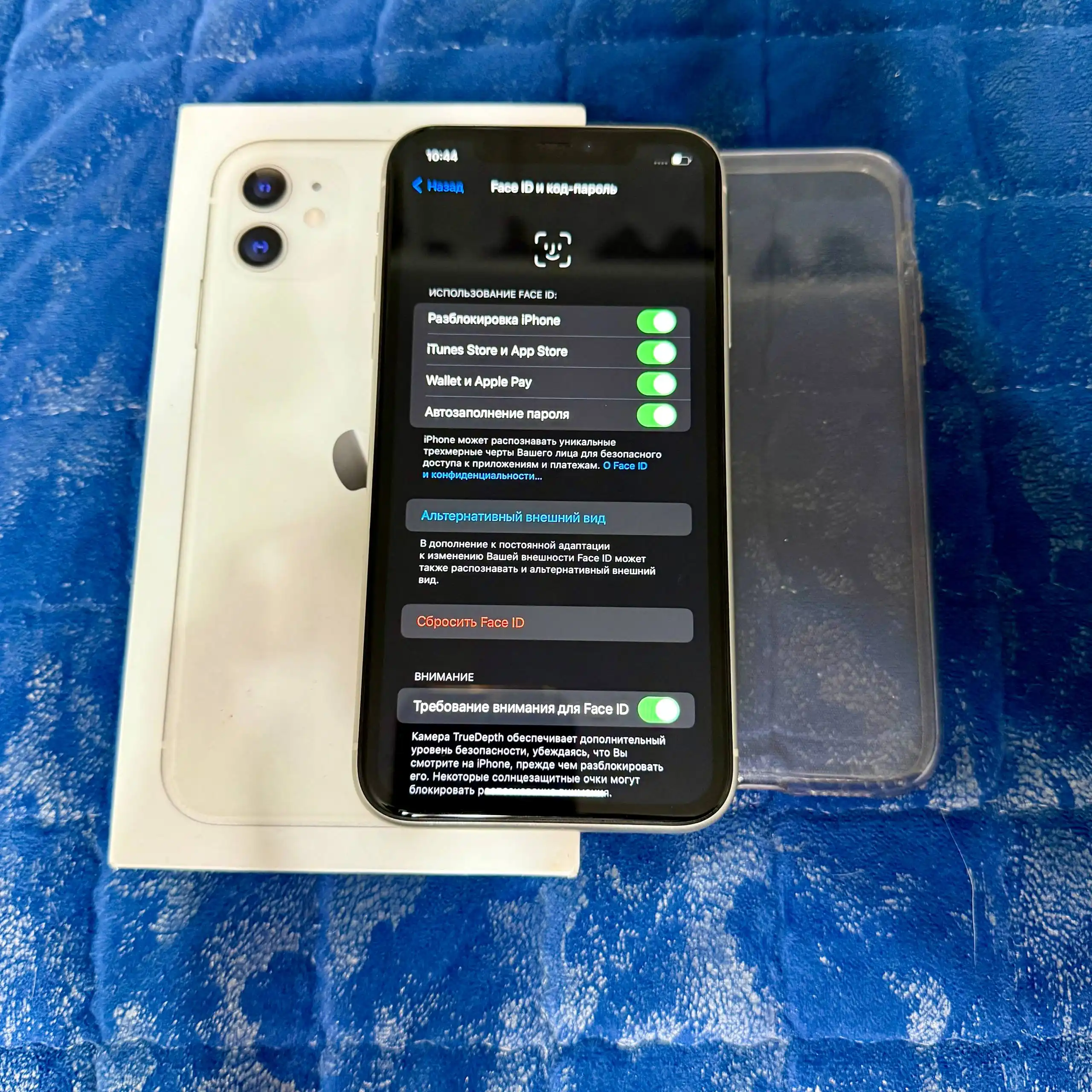 Продам iPhone 11 128гб в хорошем состоянии