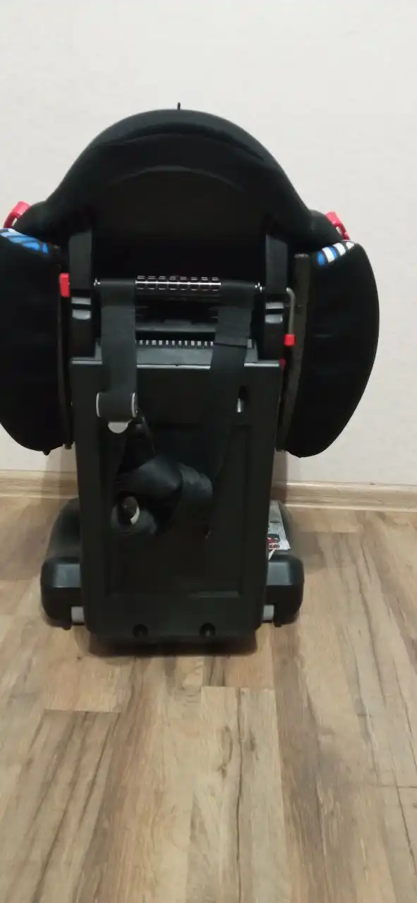 Продам автокресло Ziger isofix 9-25кг