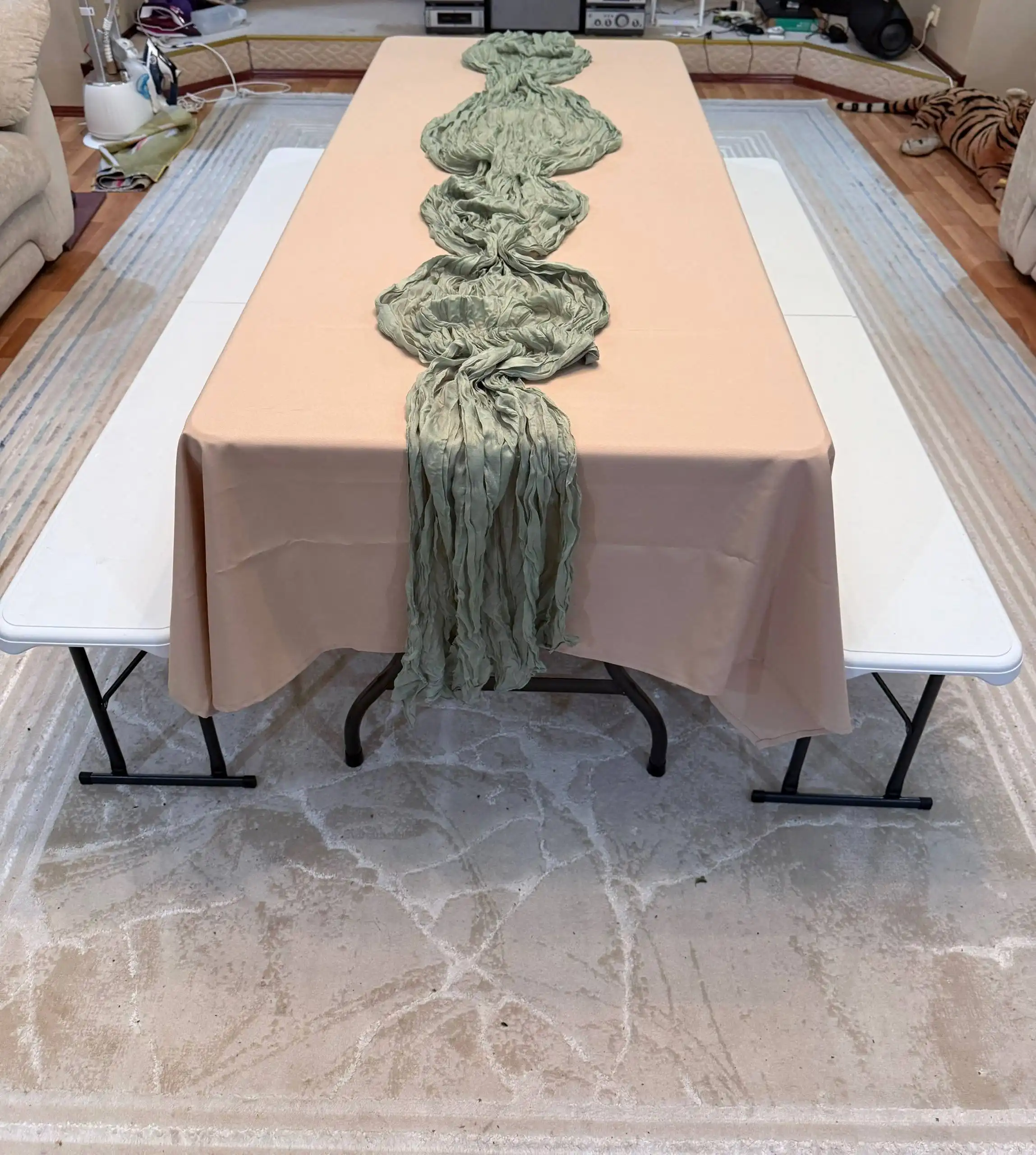 Аренда стола и скамеек для праздников