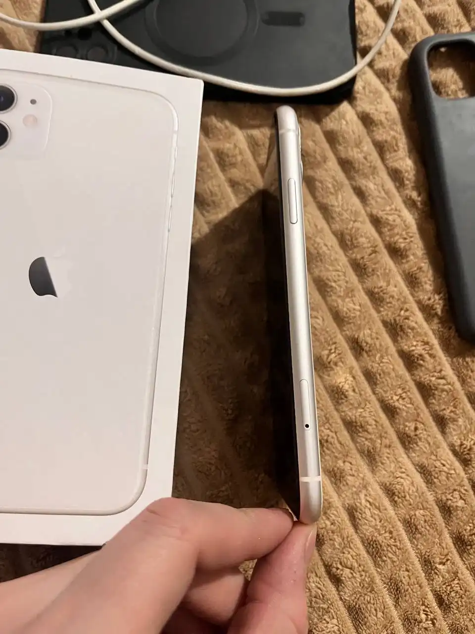 Продам iPhone 11 128ГБ