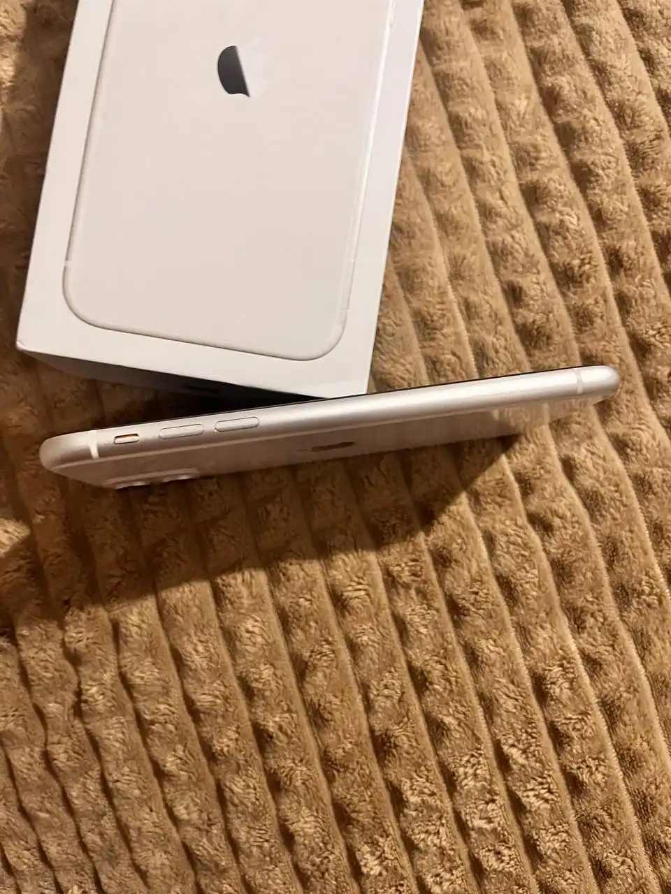 Продам iPhone 11 128ГБ