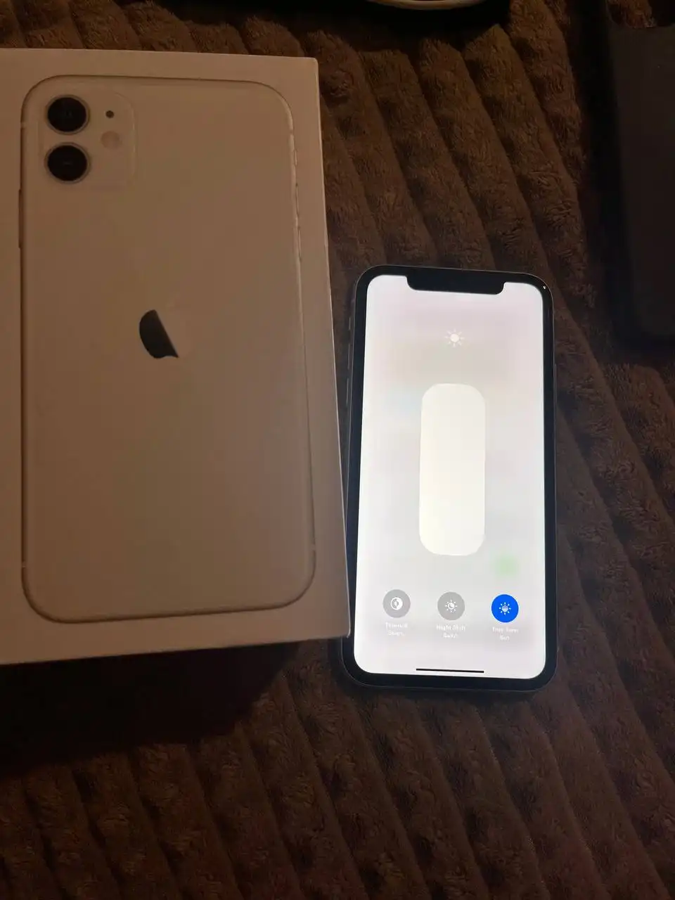 Продам iPhone 11 128ГБ