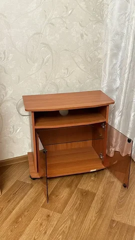 Продажа тумбы под телевизор на колесиках - частное объявление в Уфа