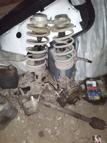 Стойки в сборе для автомобилей ВАЗ - Запчасти в Уфа