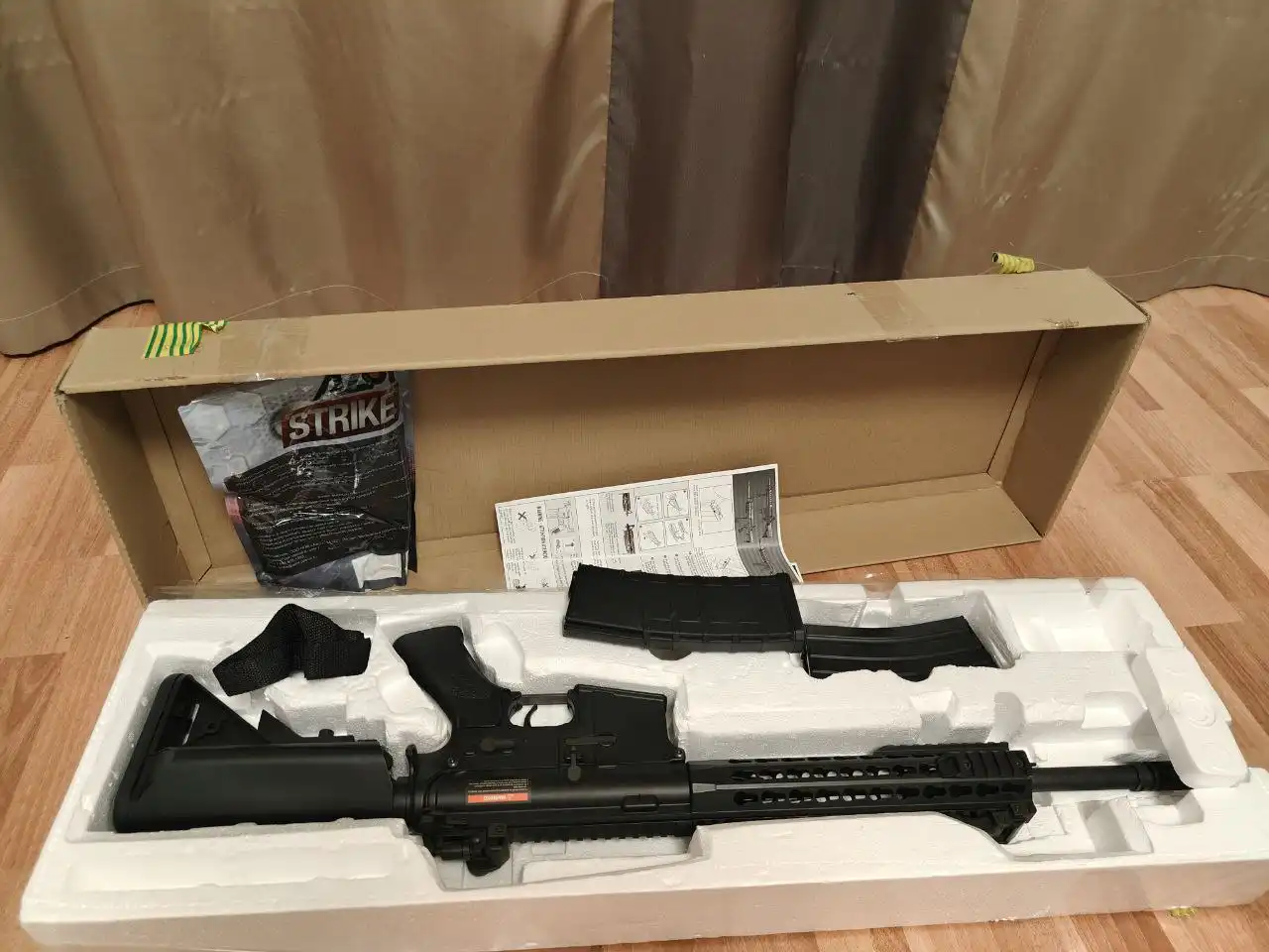 Страйкбольный автомат Cyma M4A1 CM516 с комплектом