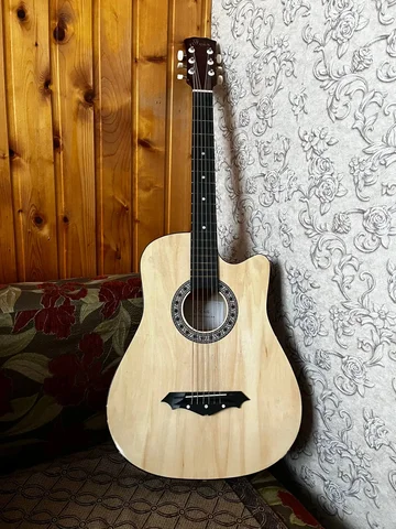 Продажа акустической гитары - Барахолка в Уфа