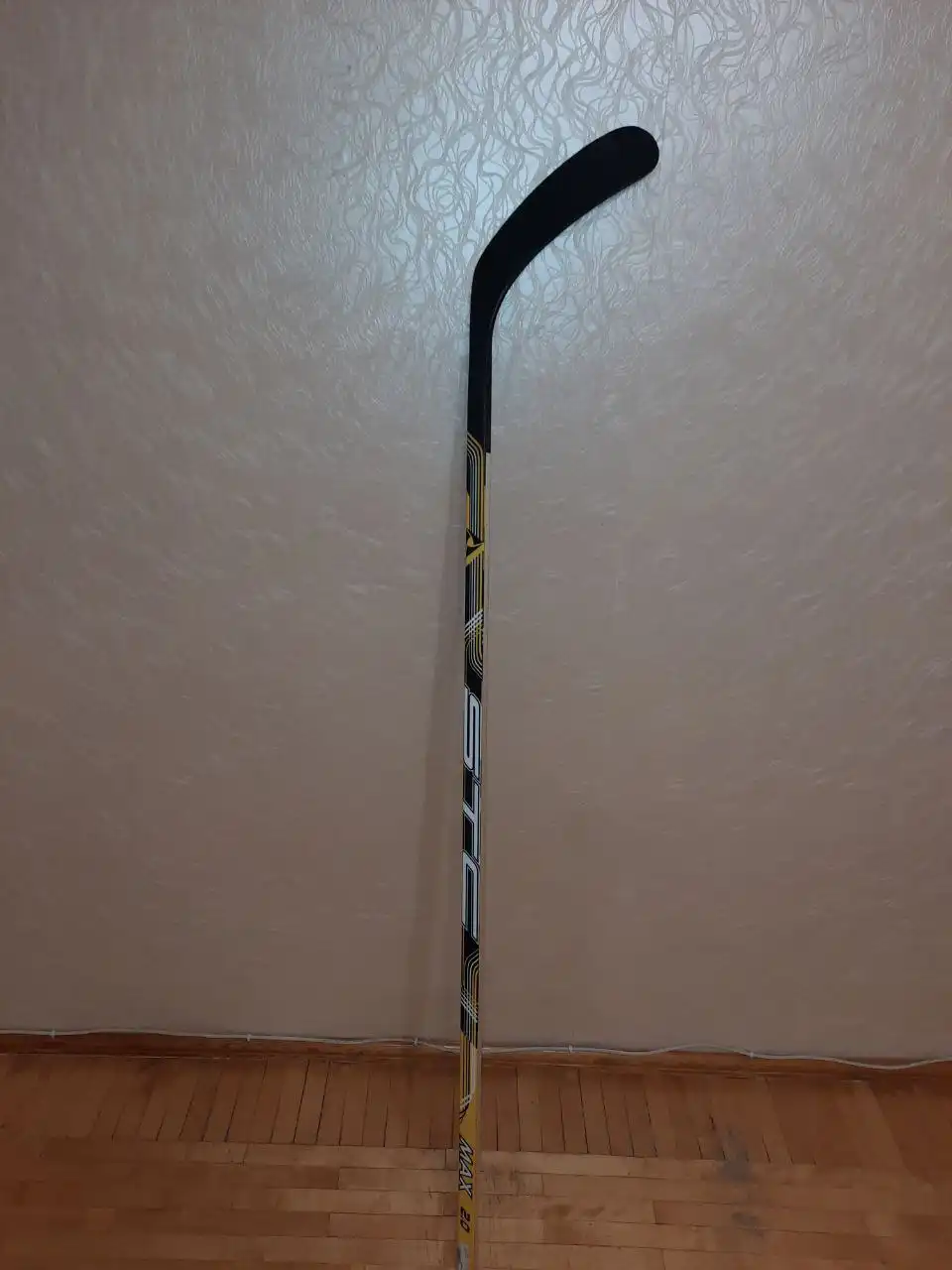 Продам клюшку СТК левый крюк