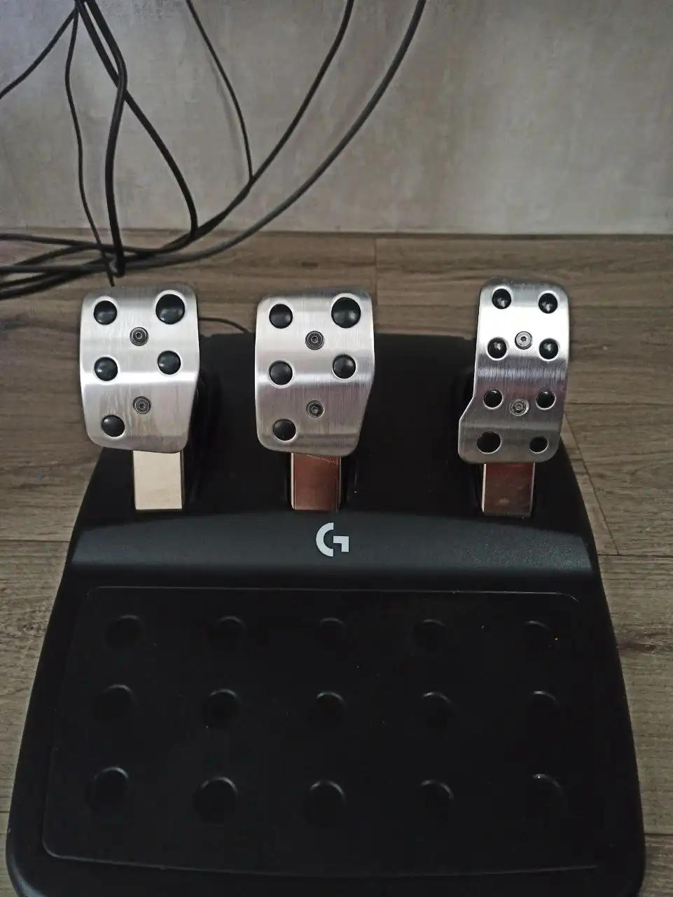 Продам игровой руль Logitech G923 Trueforce с КПП