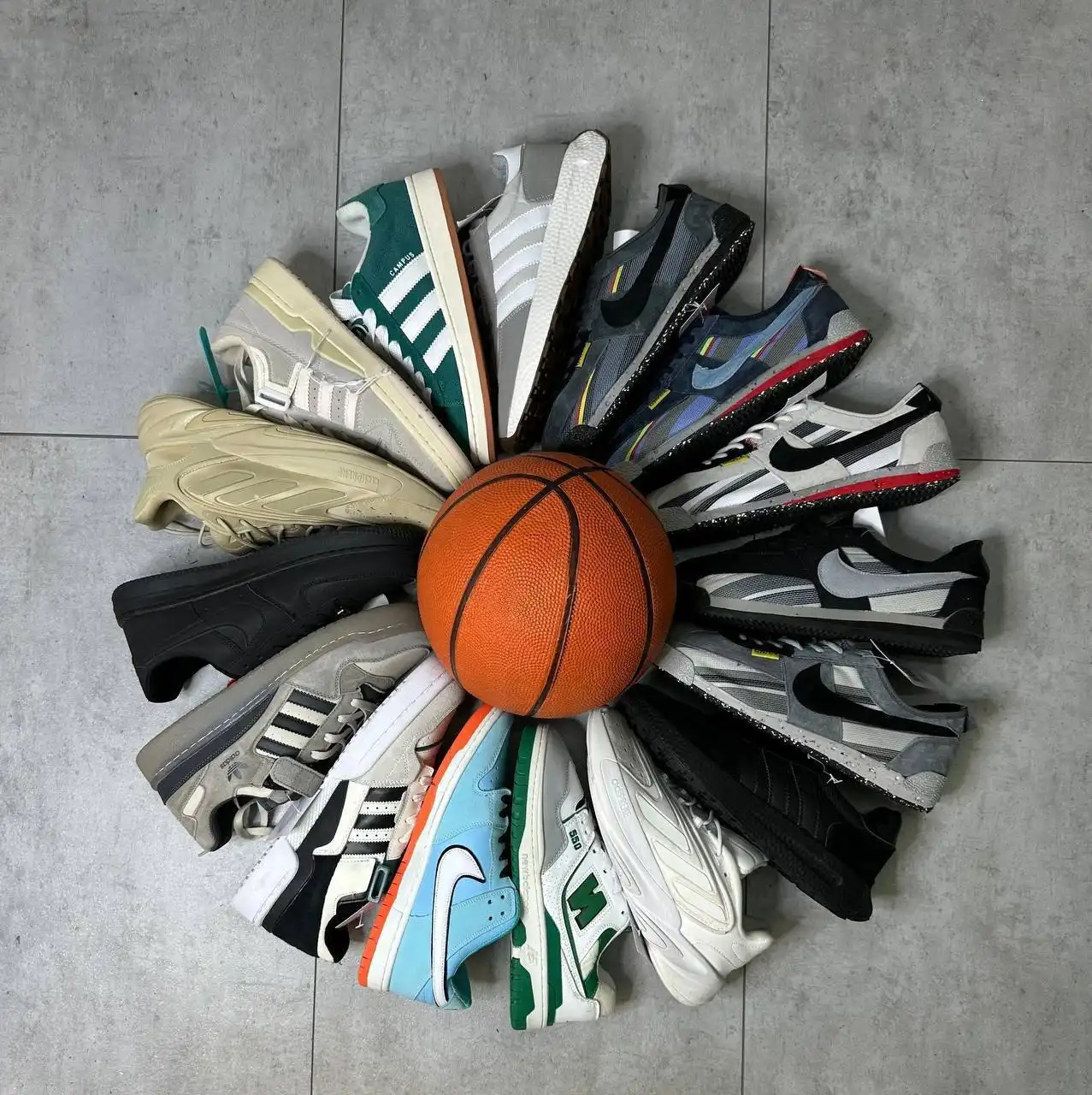 Магазин кроссовок и молодёжной одежды в Уфе