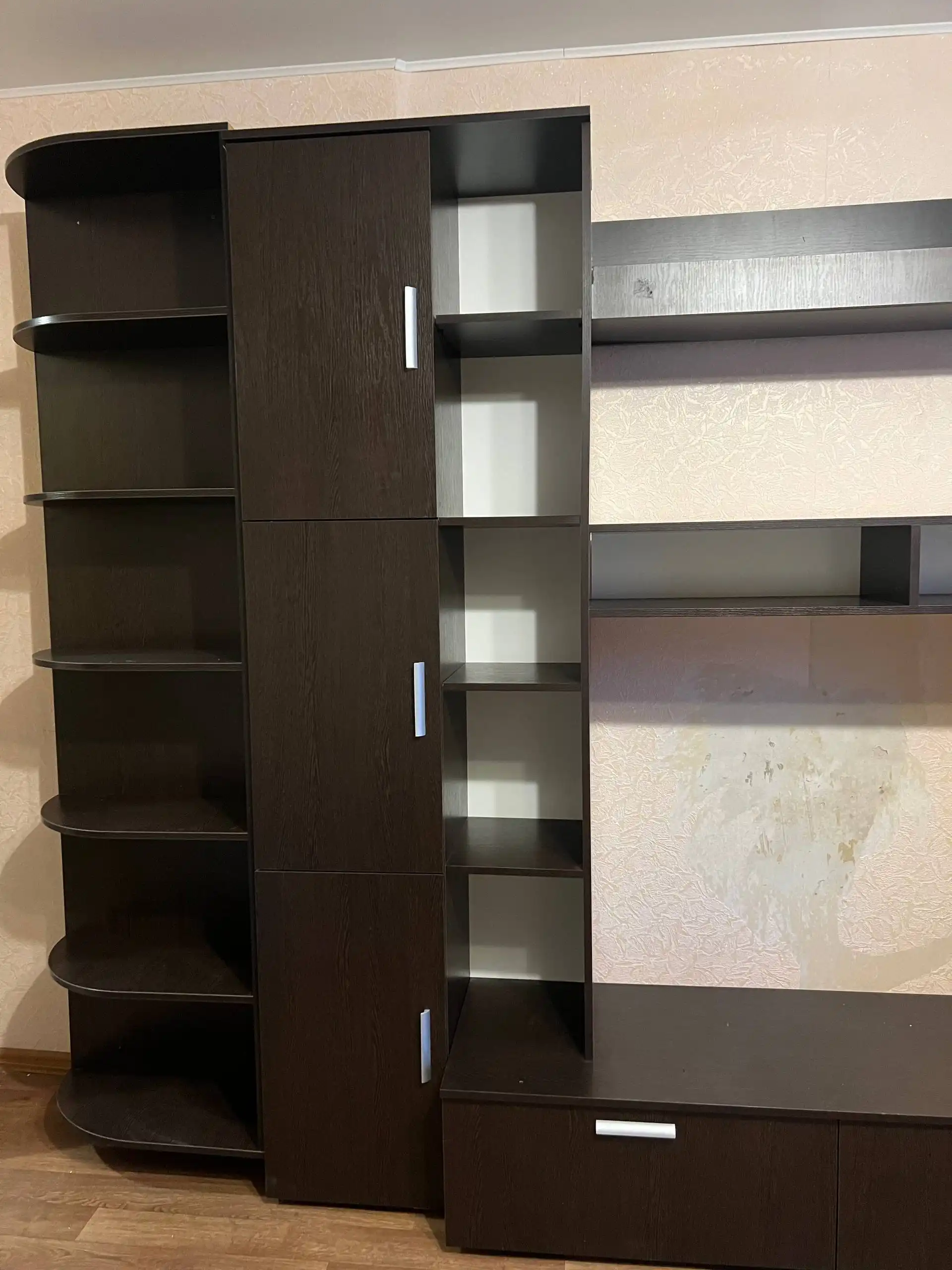 Продам стенку в хорошем состоянии