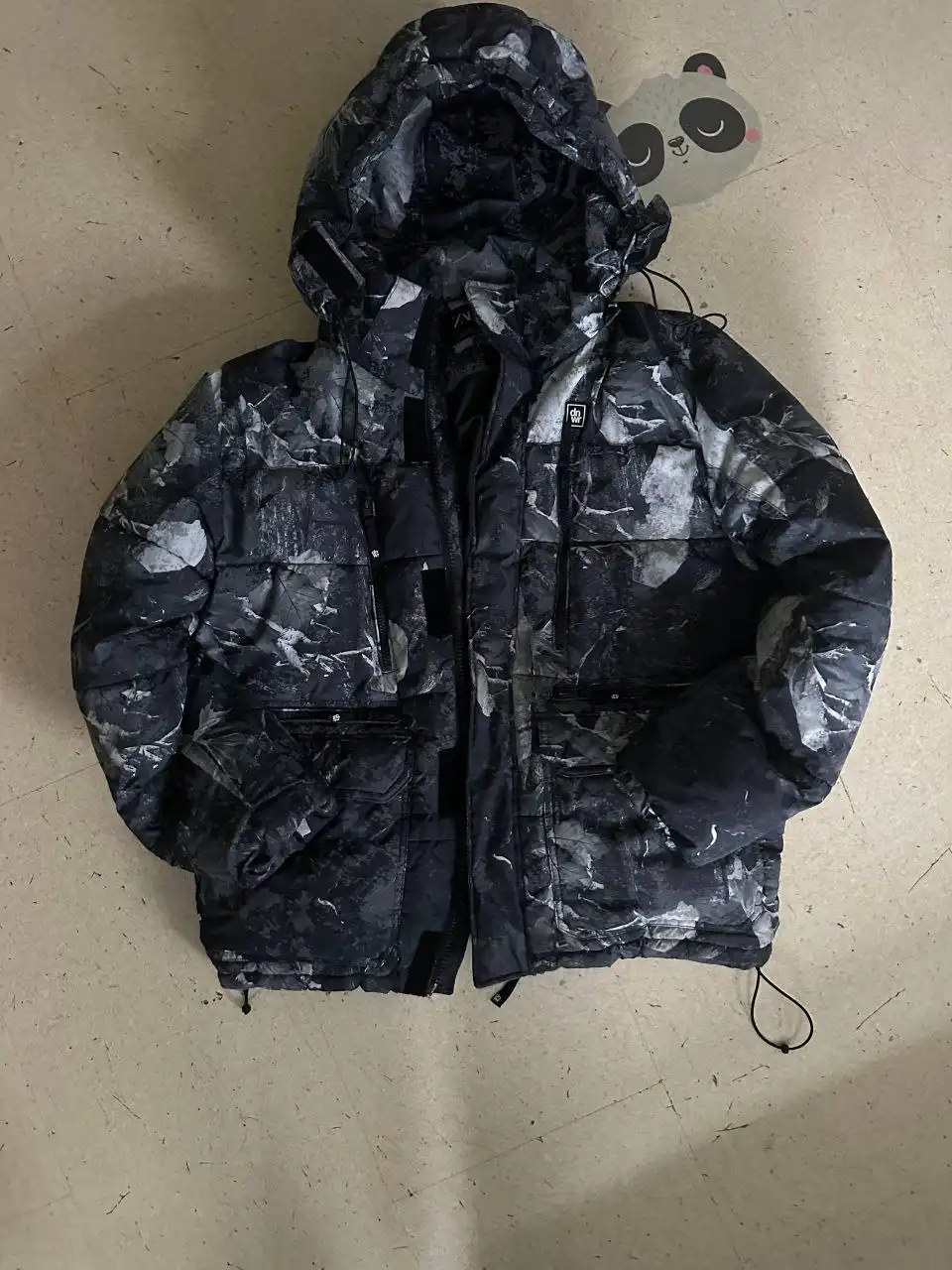 Видеокарта и мужской пуховик