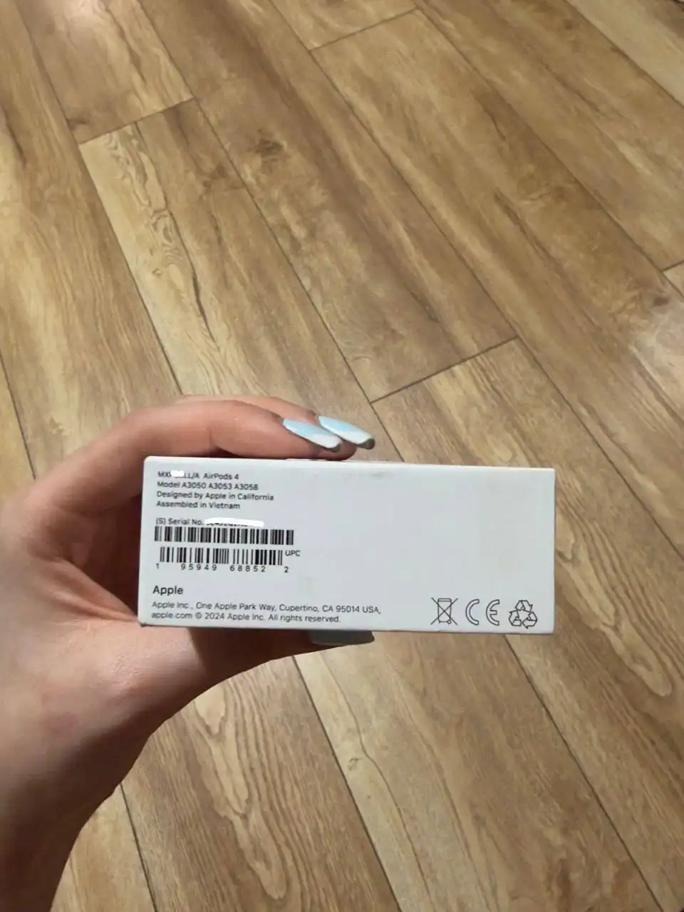 Продам новые оригинальные наушники