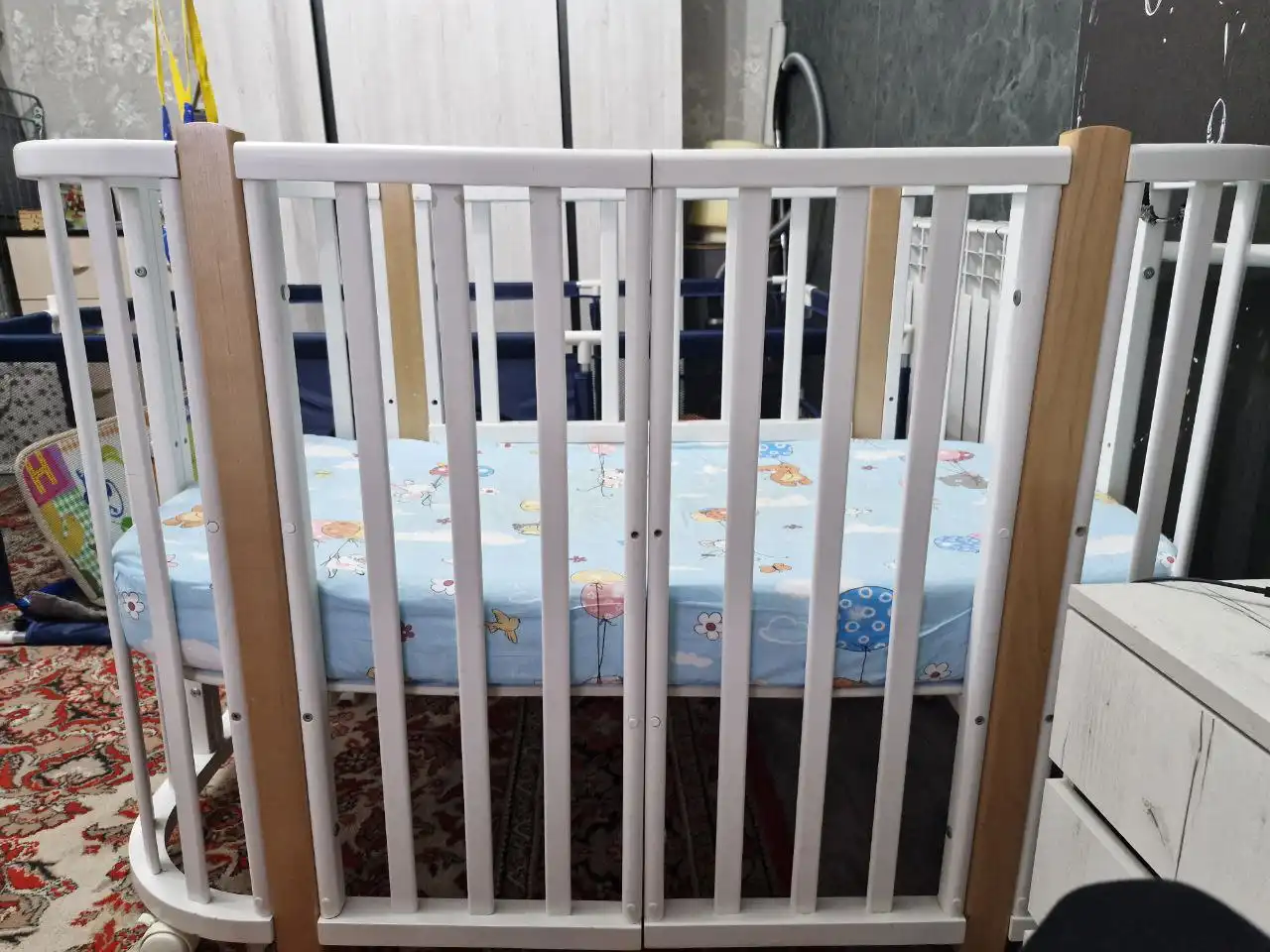 Продажа детской кроватки с регулируемой высотой