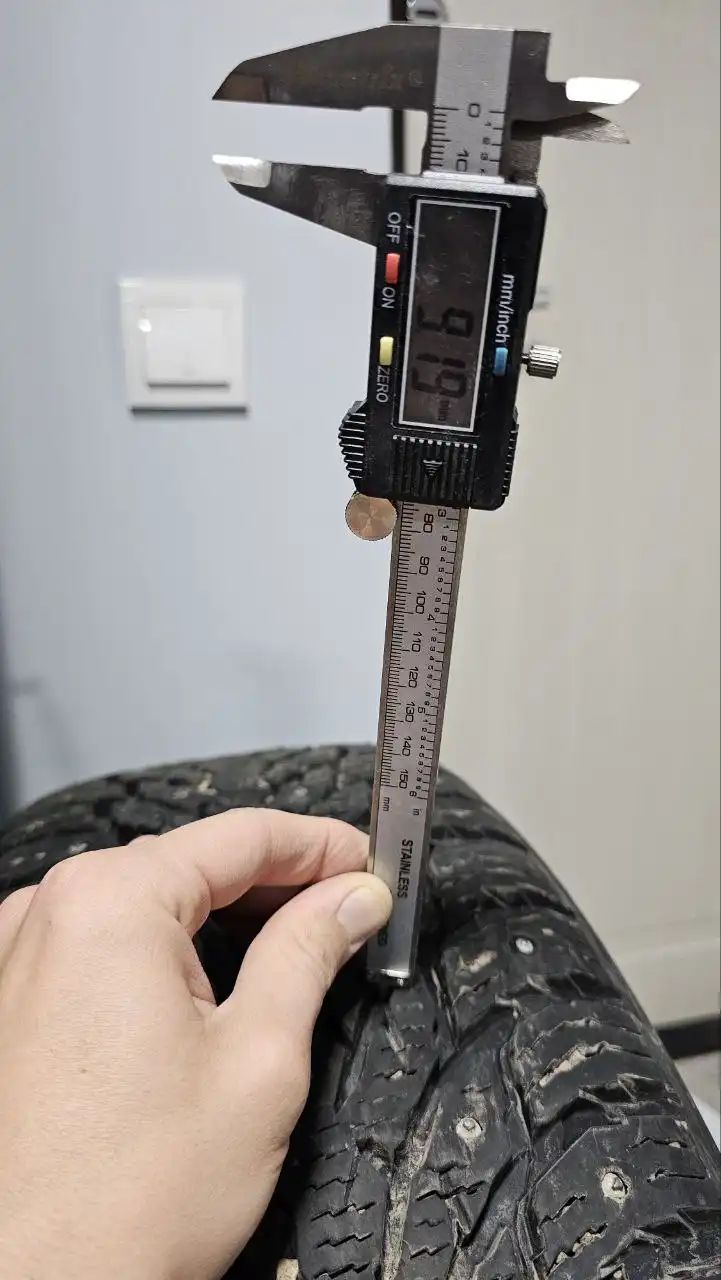 Продам зимнюю резину Hakkapeliitta 9 SUV 235/55 R18