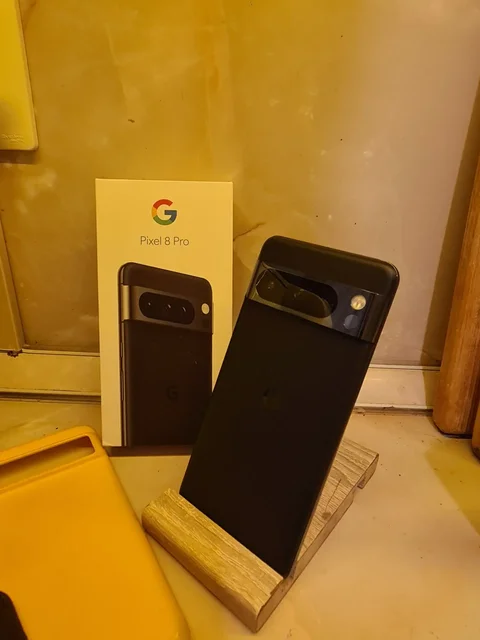 Google Pixel 8 Pro с двумя битыми пикселями и полным комплектом - Электроинструменты в Уфа