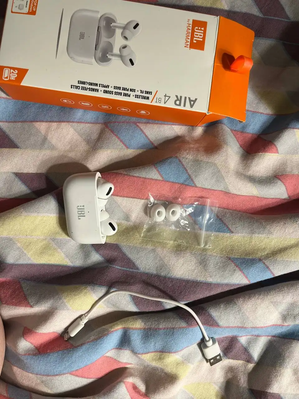 Наушники рабочие со сломанным кейсом - Аудиотехника (Электроника) в Уфа