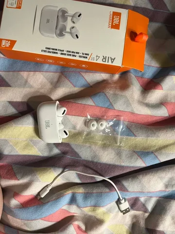 Наушники рабочие со сломанным кейсом - Электроника в Уфа